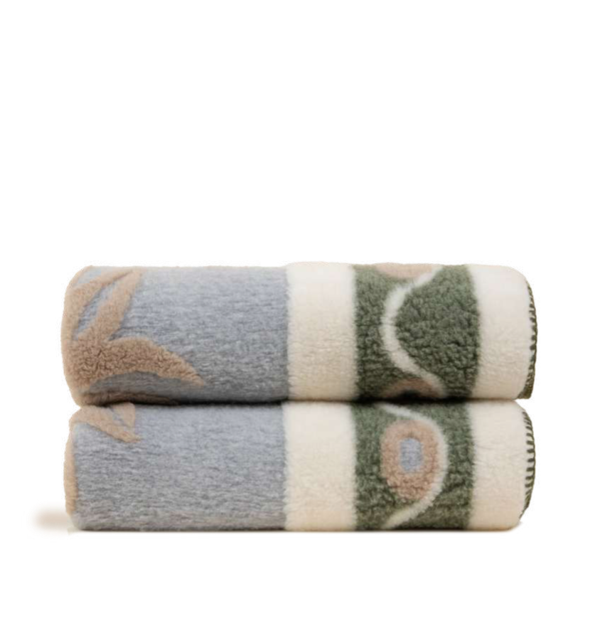 Triumph green boiled wool 150x190