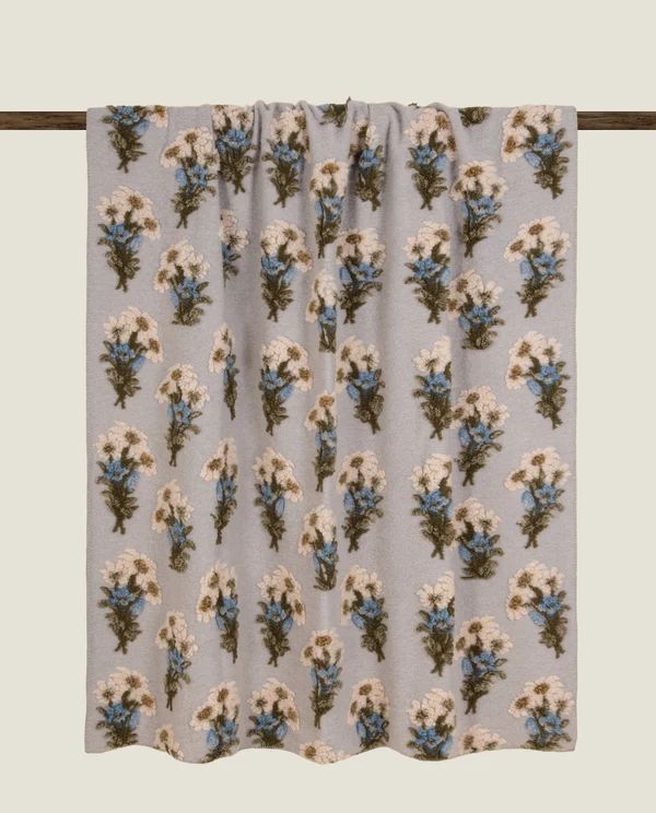 Bunch of flowers grey easy boiled wool 150x190cm
